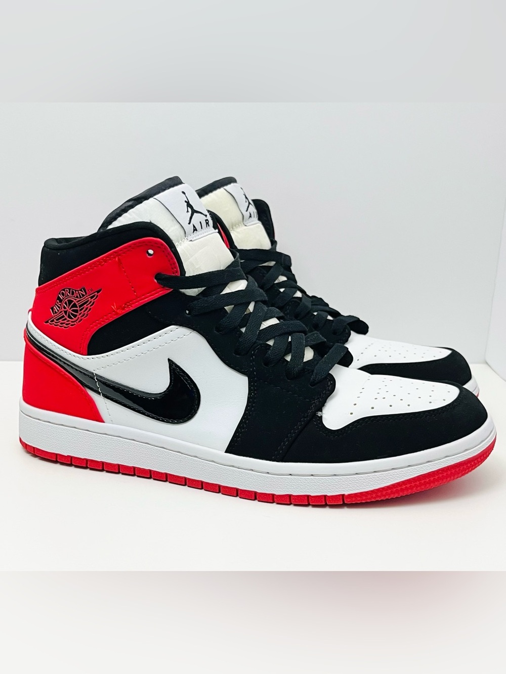 Nike Air Jordan 1 Mid "Gym Red Black Toe” Sz 9.5